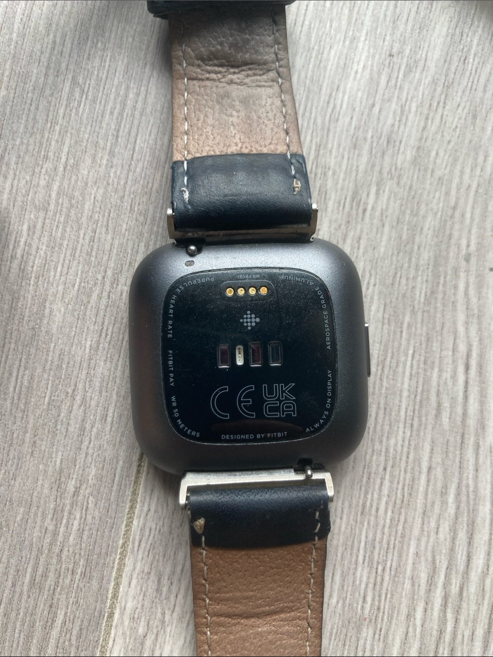 Fitbit versa 2 smartwatch, includes charger, 8-10 straps/bands - Picture 3 of 12